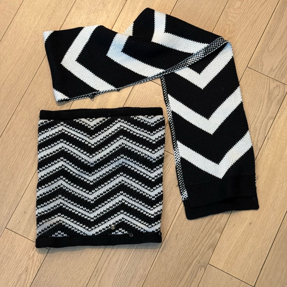 Lululemon Chevron Print Sherpa Lined Neck Warmer + Removable Scarf